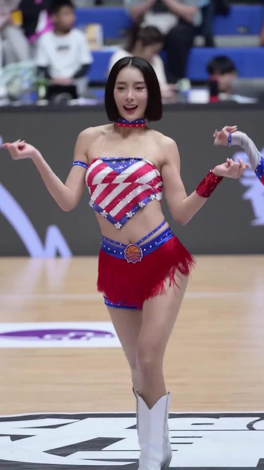 太離譜了 ！幾乎是完美女人！