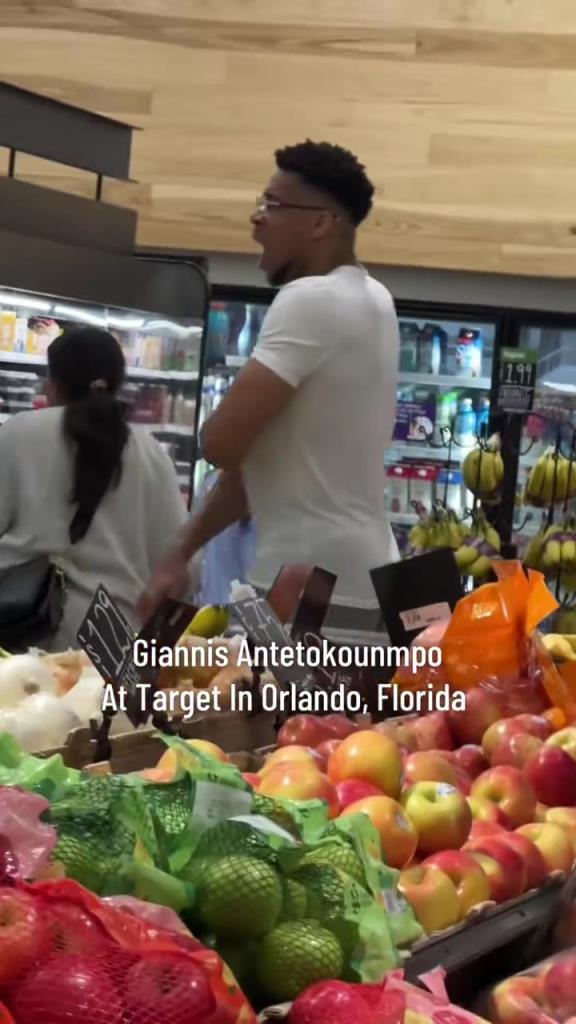 好男人??！字母哥在奧蘭多度假 陪妻子一起逛超市