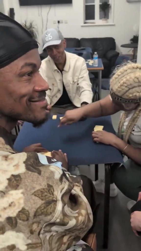 想找到巴特勒很簡單，因為他不在籃球場，就在棋牌室